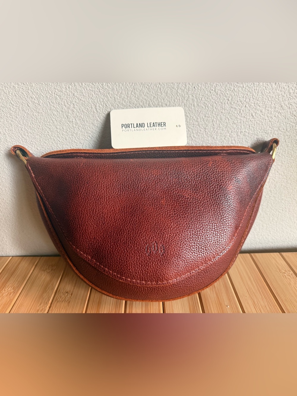 NWOT Portland Leather (PLG) Med Koala Sling Bag in Nutmeg